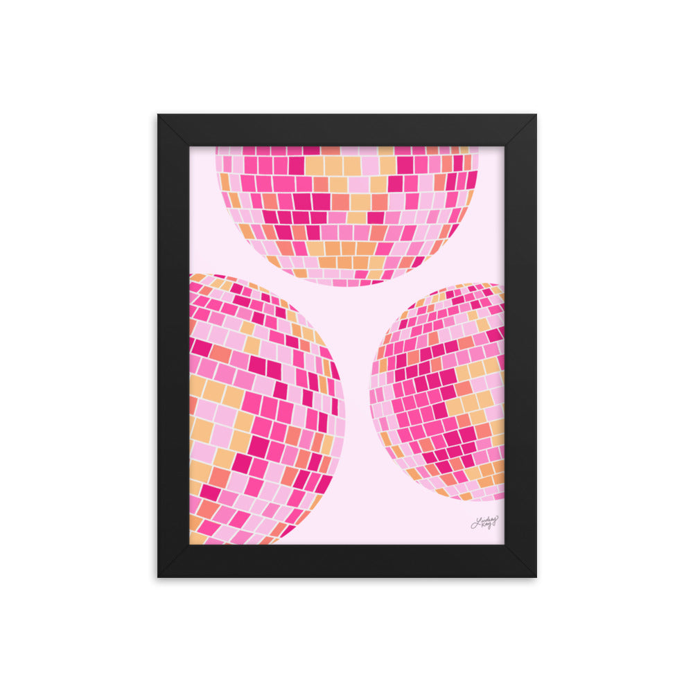 Ilustración de bolas de discoteca (paleta rosa/amarilla) - Impresión mate enmarcada
